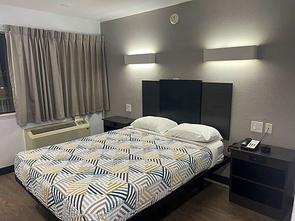 Motel 6 Denton, TX - UNT