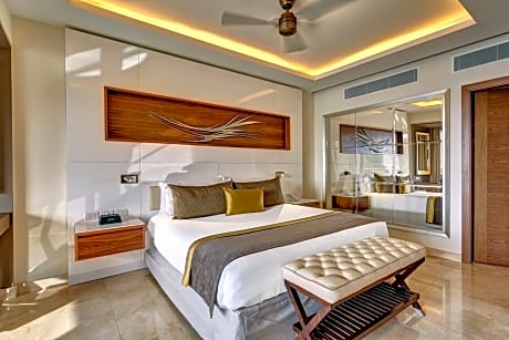 Luxury Chairman Two Bedroom Ocean Front Suite Diamond Club