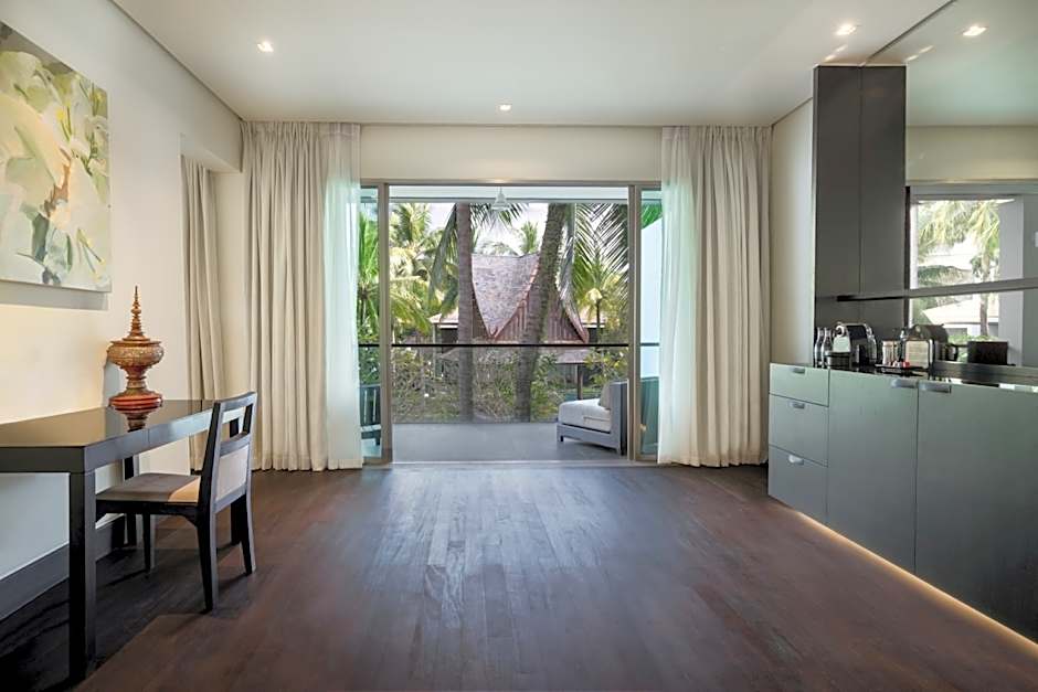 Photo 1 of 5 of Palm Suite