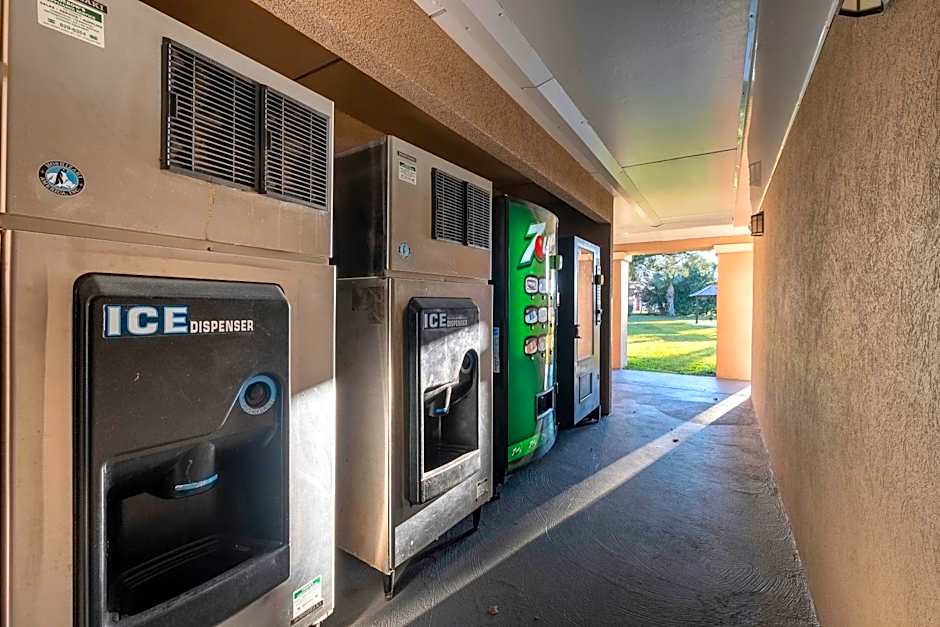 Red Roof PLUS+ St. Augustine