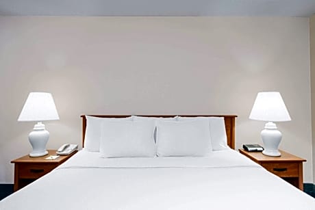 King Room - Mobility Access/Non-Smoking