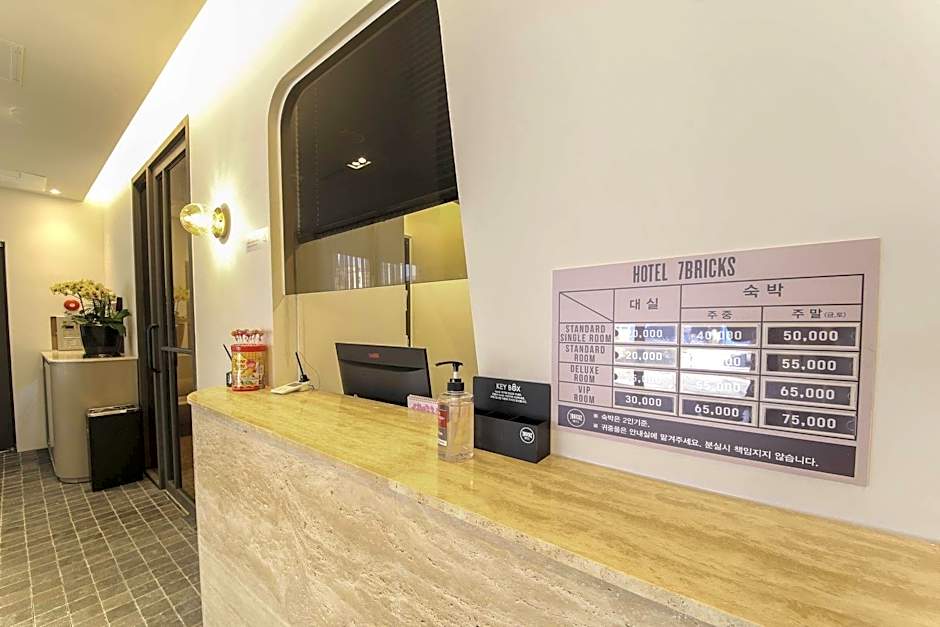 Gwangyang Seven Bricks Hotel