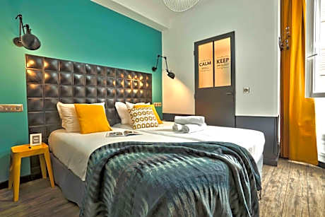 Arty Paris Porte de Versailles by River