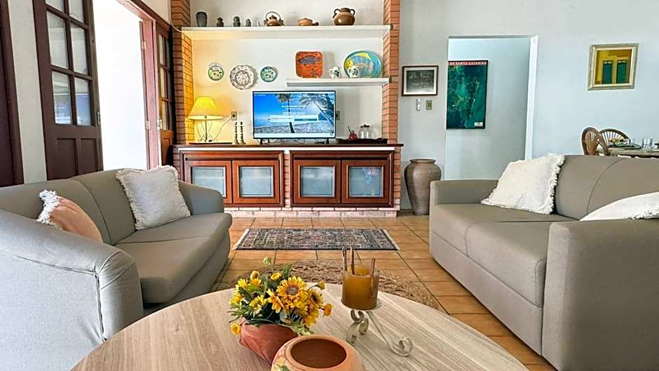 Casa Aconchegante a 100 metros da praia - NDI006