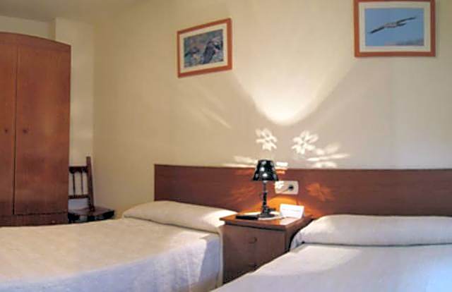Foto 1 di 4 di 1 Double Bed or 2 Beds