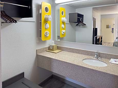 2 Full Beds | Non-Smoking, Micfridge