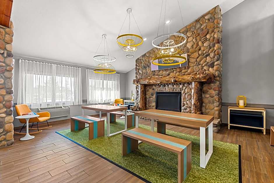 Spark by Hilton Cedar Falls