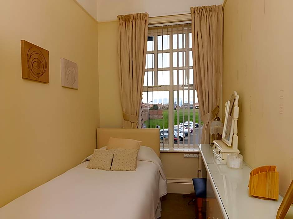 Crescent Lodge Guest House