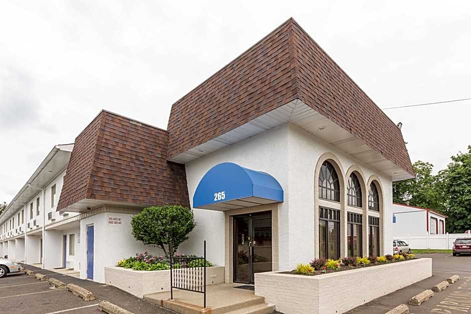 Motel 6-Warminster, PA