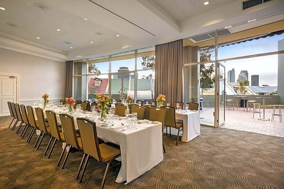 Holiday Inn Sydney Potts Point, an IHG Hotel By IHG