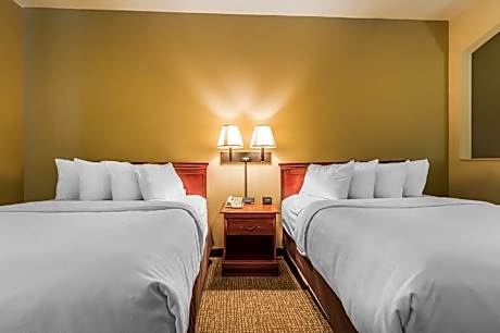 2 Queen Beds Suite Nonsmoking