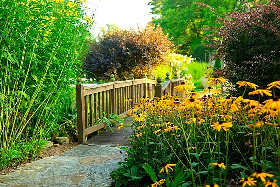 Azalea Garden Inn