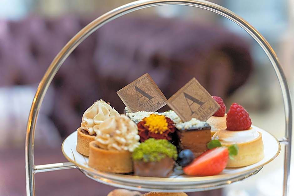 The College Green Dublin Hotel, Autograph Collection 