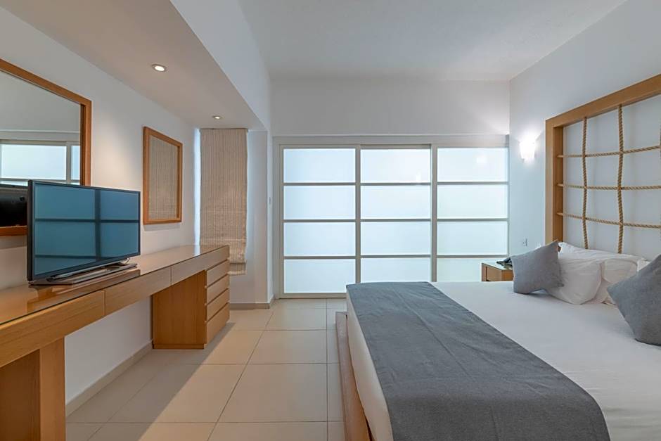 Napa Mermaid Hotel & Suites