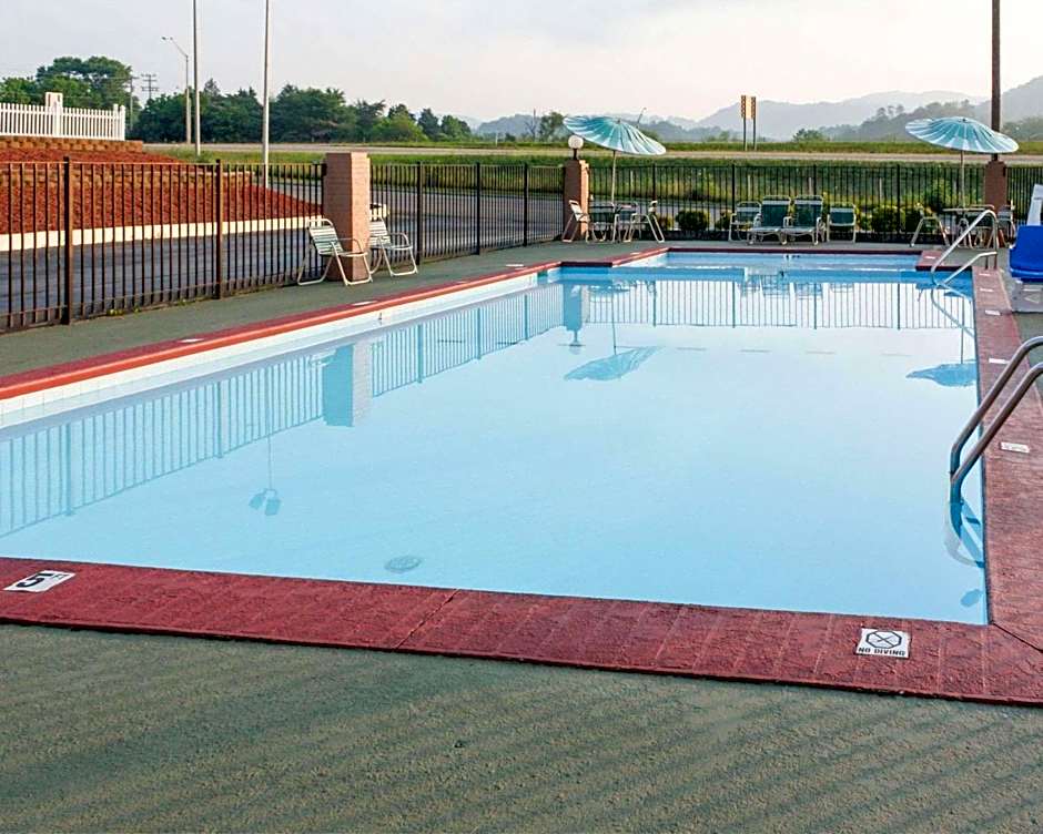 Econo Lodge Rocky Top