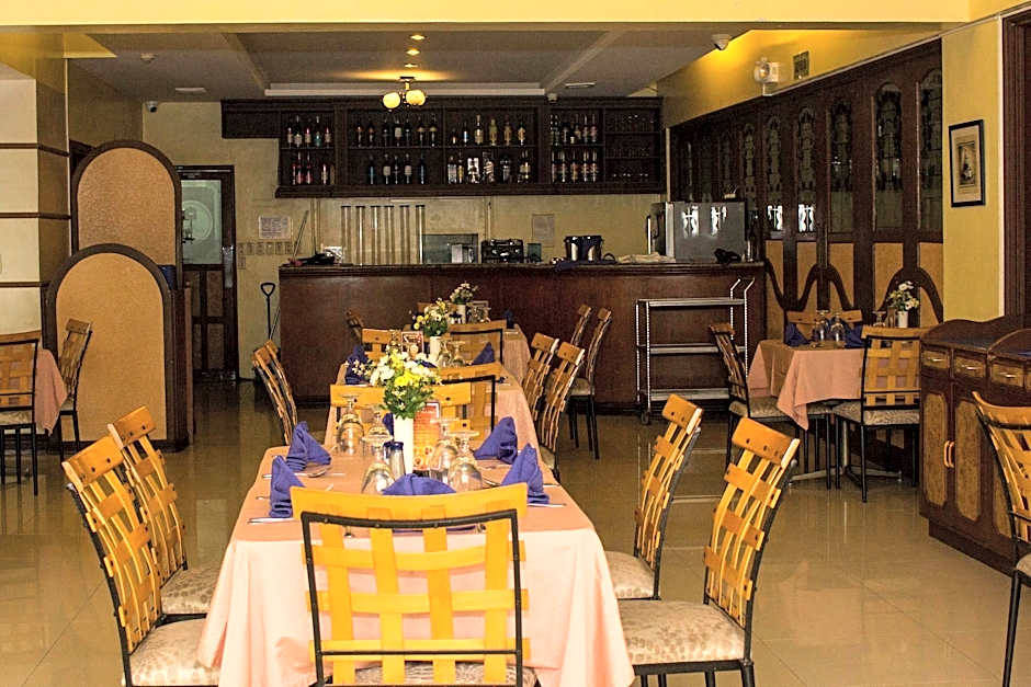 Crown Royale Hotel