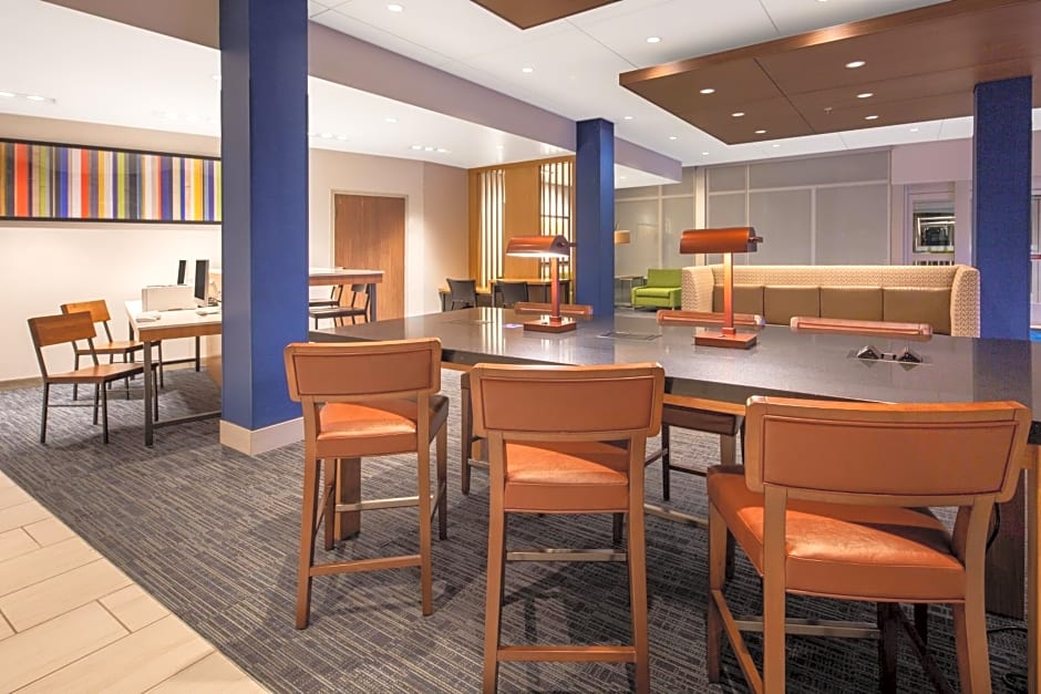 Holiday Inn Express And Suites Chico By IHG