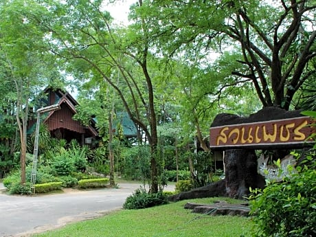 Suanphet Riverview Resort