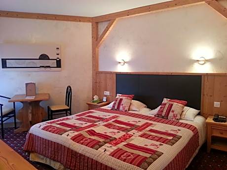 Traditional Twin Room - Partial view on Lake