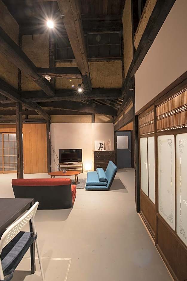 Enjoy a Rich Time at Ond Iroriva House with Art