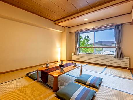 Japanese-Style Quadruple Room
