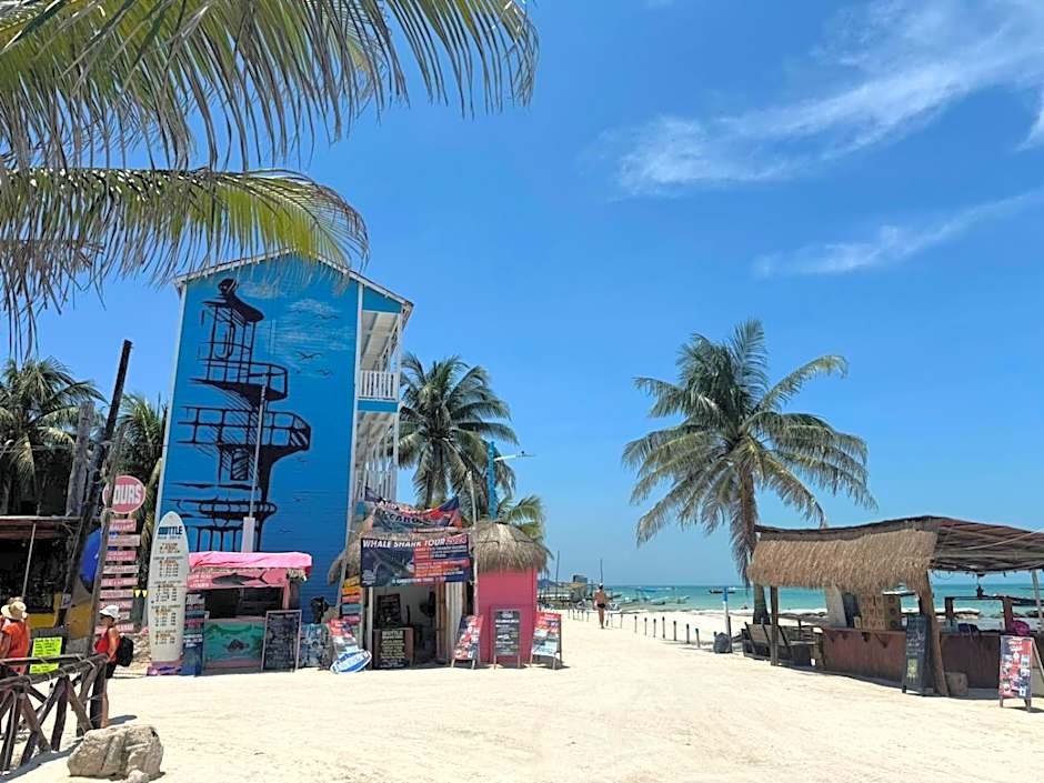 El Faro Beach Front by ÓOL Hotels