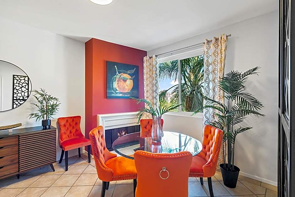 Beverly Hills 2 bed 2 bath Penthouse with Den and Parking 414