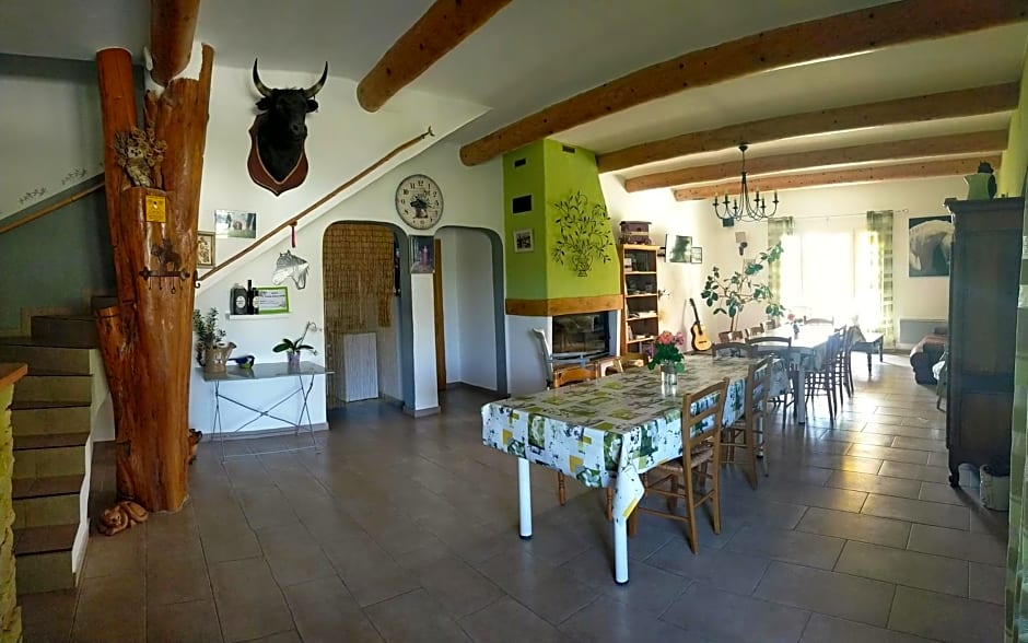 La Sarriette - Chambres d'hôtes et gîte d'étape à Eygalières