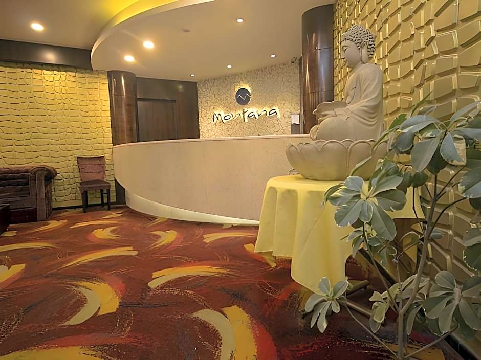 Summit Montana Suites & Spa at Mall