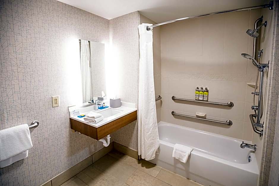 Holiday Inn Express & Suites Knoxville - Farragut by IHG