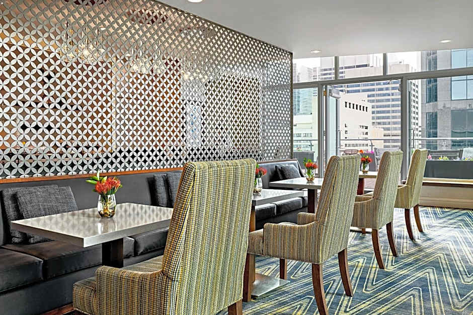 Sheraton Suites Calgary Eau Claire