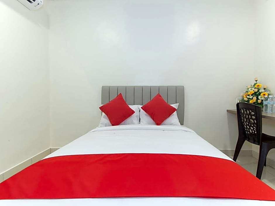 Photo 1 of 4 of Deluxe 1 King Bed