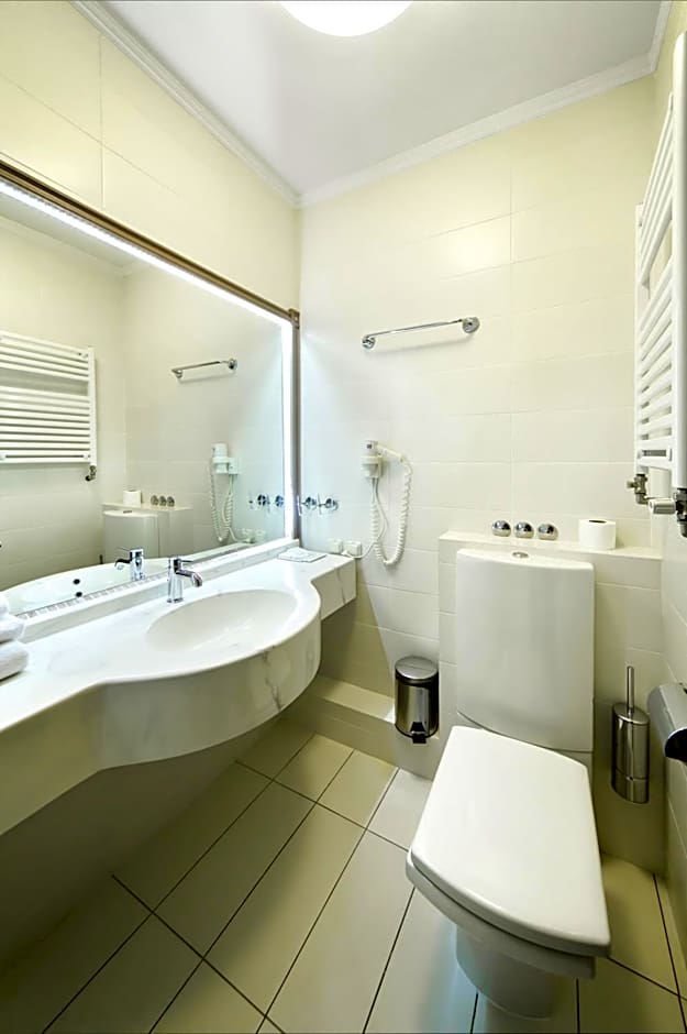 Frapolli Hotel on Deribasivska street