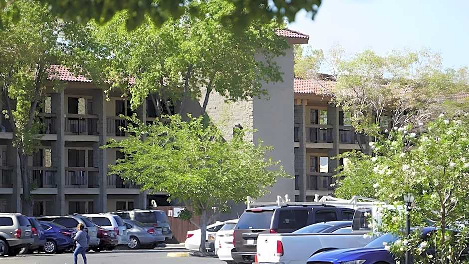 G T Hotels Inn & Suites Extended Suites