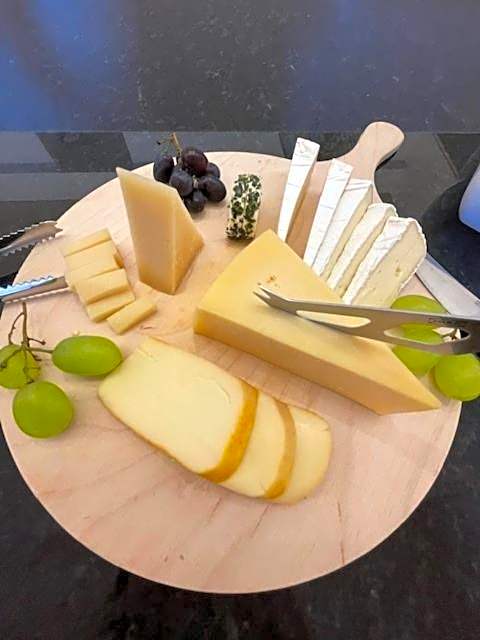 Lake's - My Lake Hotel