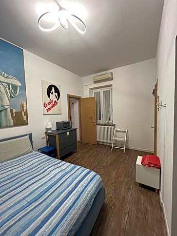 Deluxe King Room with Private Bathroom