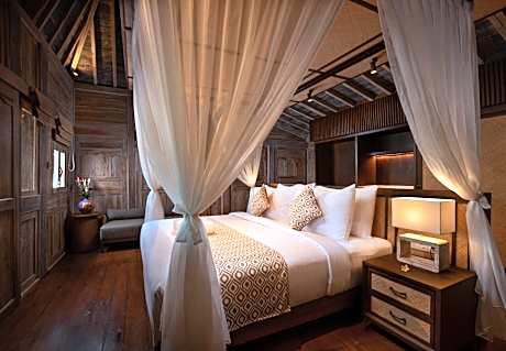 Joglo - One-Bedroom Villa with Pool View (Double Bed)
