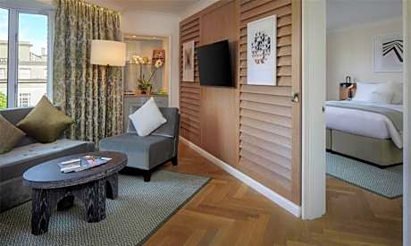 One-Bedroom King Suite