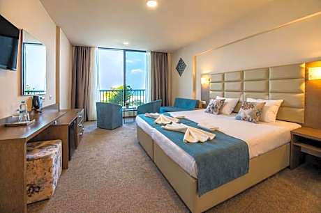 Deluxe double room with Front Sea View