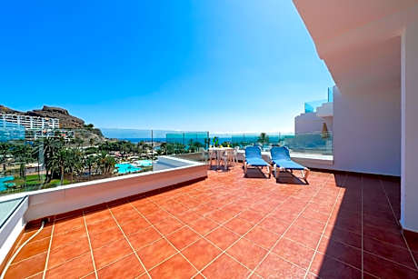 One-Bedroom Apartment with Terrace