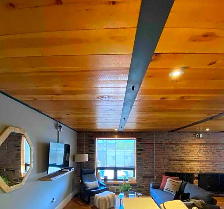 The Lofts #3 - Cozy downtown studio getaway