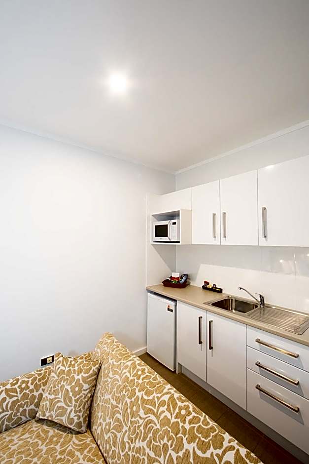 New England Motor Lodge