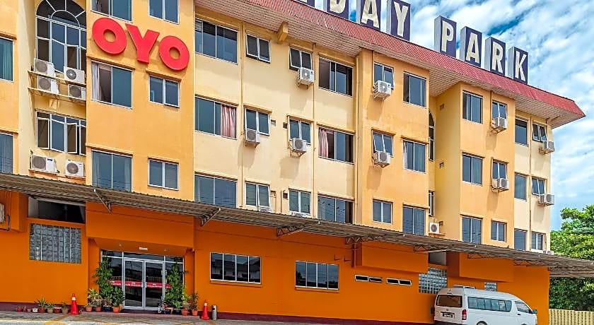 OYO 89864 Hotel Holiday Park