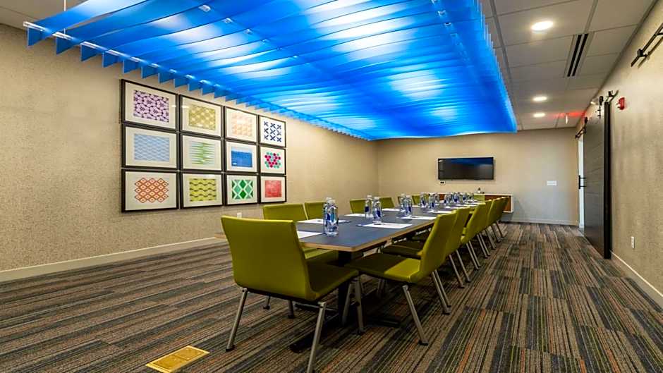 Holiday Inn Express And Suites Marion By IHG