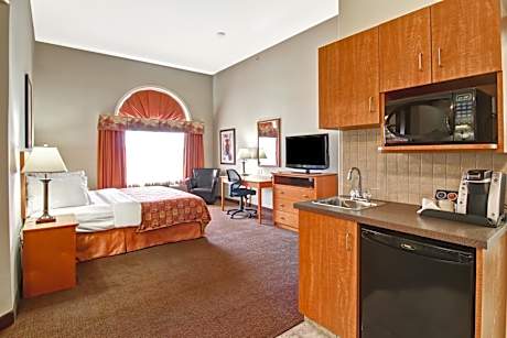 Two-Bedroom King Suite