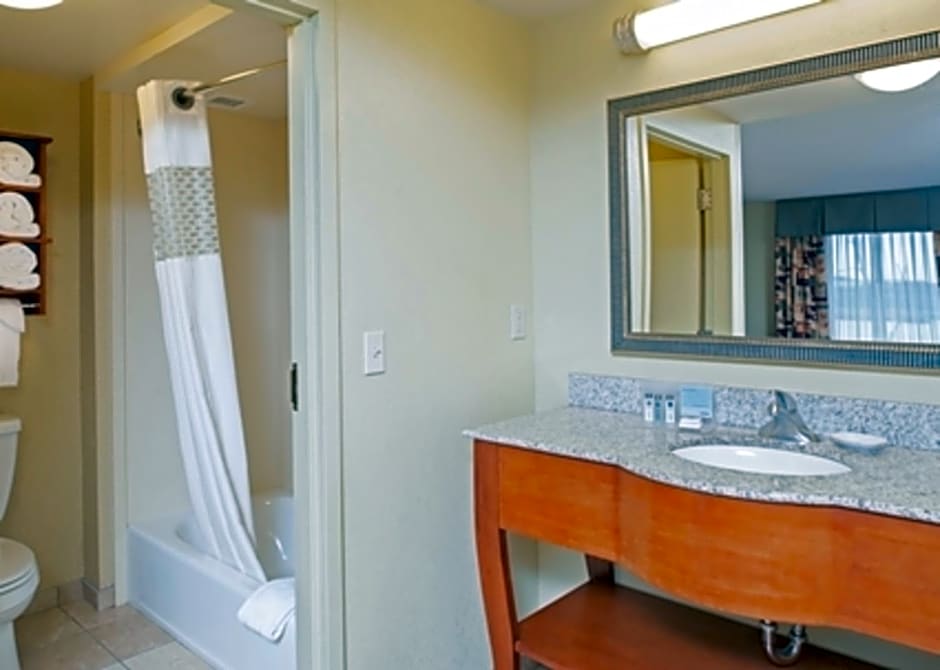 Hampton Inn & Suites Grand Rapids-Airport 28th St