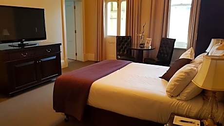 Deluxe Heritage Spa Room