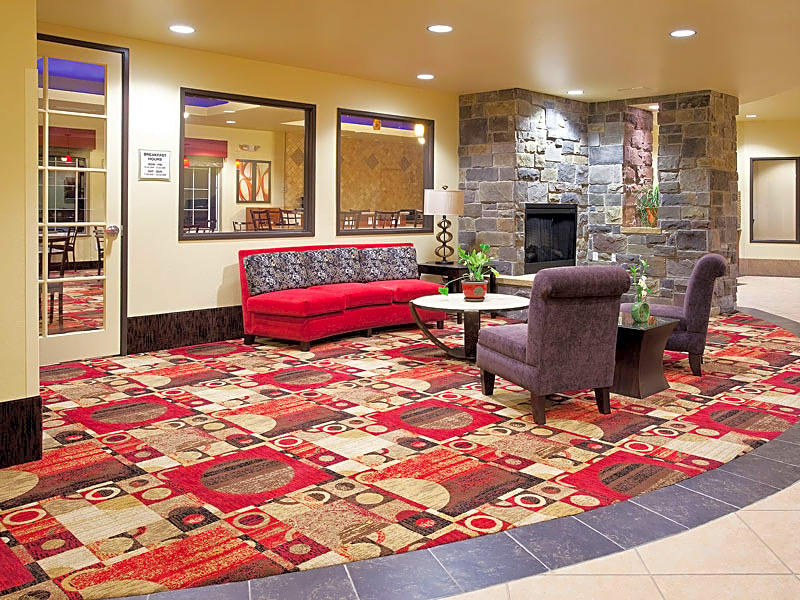 La Quinta Inn & Suites by Wyndham Denver Gateway Park