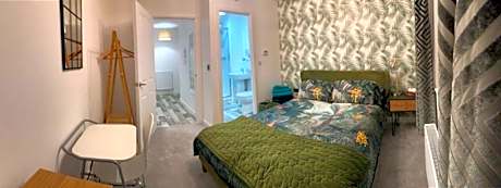 Peterborough City Center Near Healthcare Center One Bed apartment With Free Private Parking Contractors Locum Staff welcome