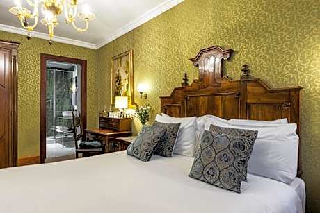 Economy Double or Twin Room